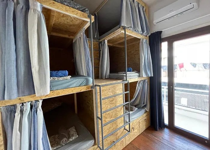 Bee Hostel Paphos